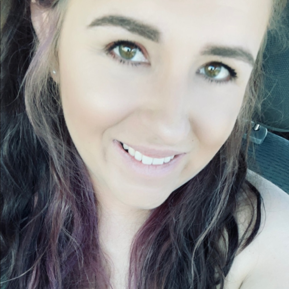 Meet your Posher, Stephanie